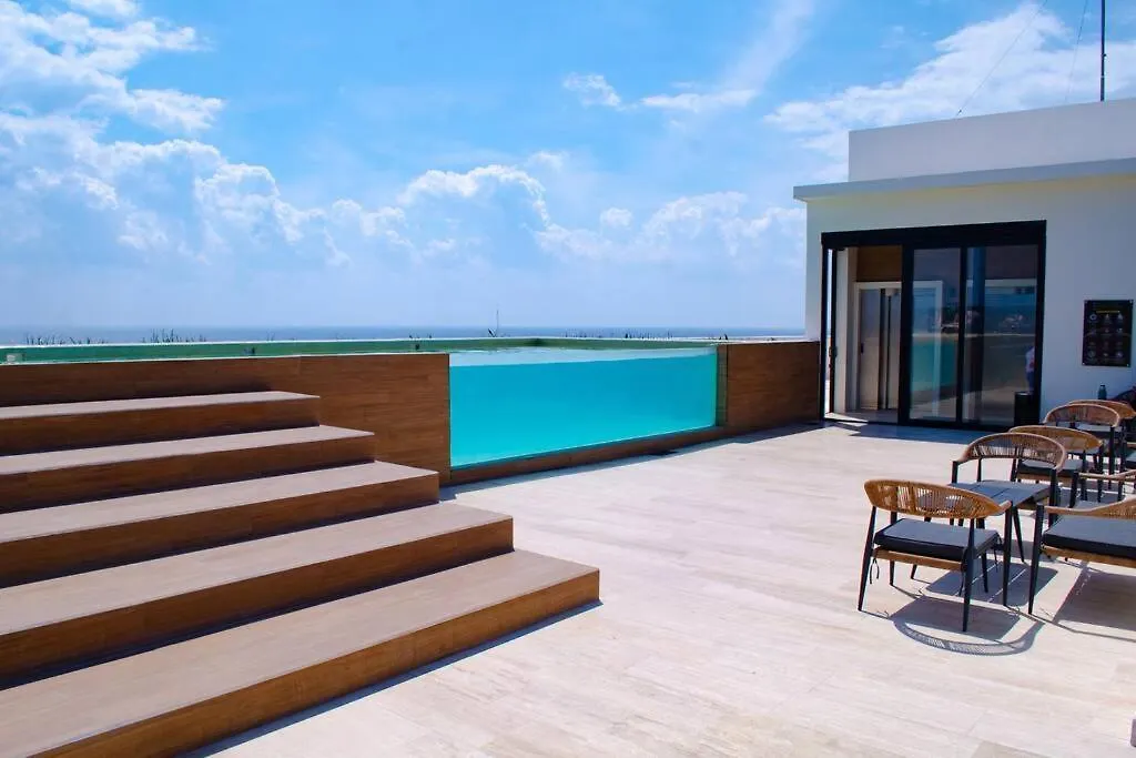 2 Beds Pool View Modern Apt/Parking, Gym, Rooftop - 405 Musa Playa del Carmen 0*,  Mexique